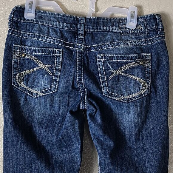 Silver Lola Flare Jeans 27 Inseam Hole Distressed - Picture 9 of 16